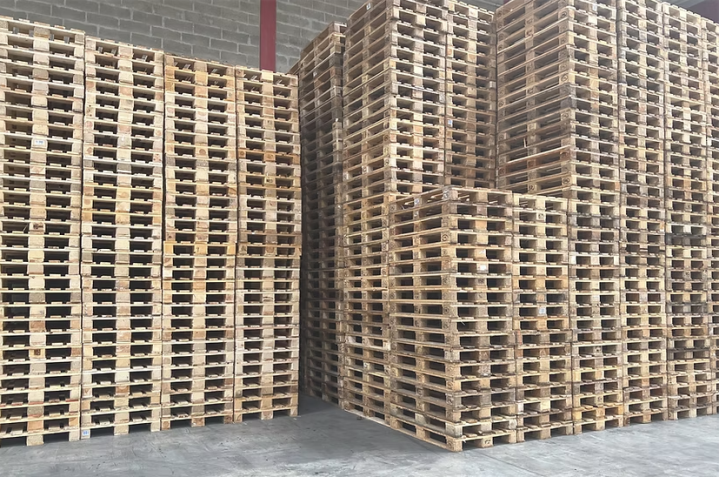 Palettes en bois, Oise
